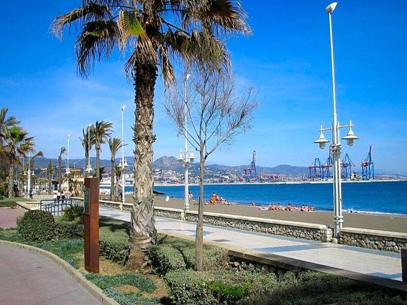 Reyna Apartamentos Μάλαγα Εξωτερικό φωτογραφία