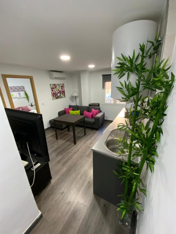Reyna Apartamentos Μάλαγα Εξωτερικό φωτογραφία